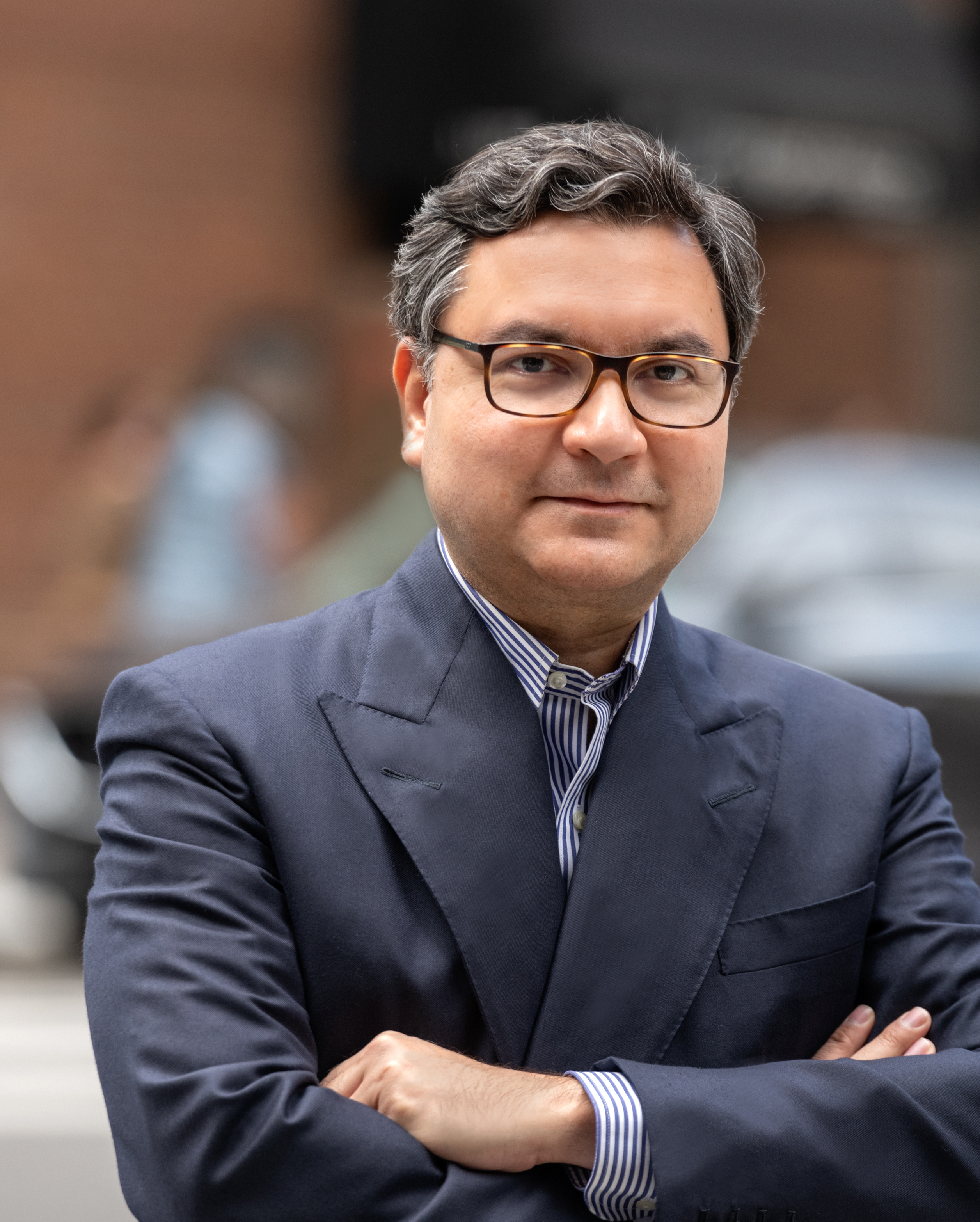 Mickey Alam Khan_Luxury Portfolio International_Headshot
