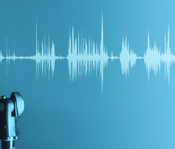 Microphone with waveform on blue background, broadcasting or podcasting banner
